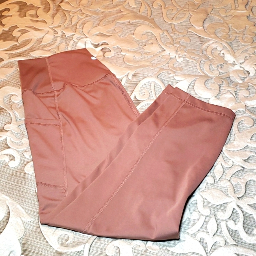 Yogalicious lux XL pale orange capris.  high waisted for great compression!